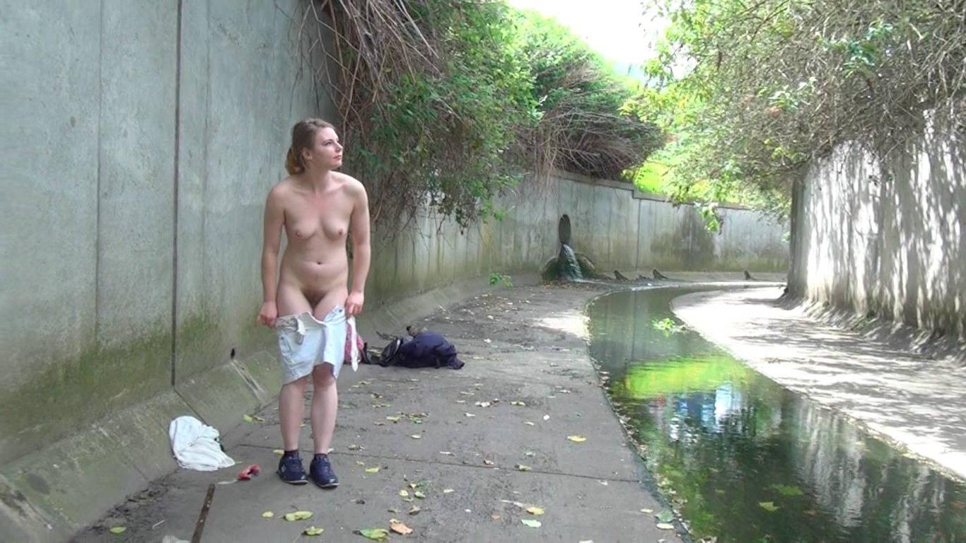 16P Amateur flashing Alice exhibitionist teasing and outdoor public 