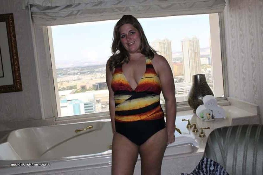 10P Picture selection of amateur naughty horny bbws