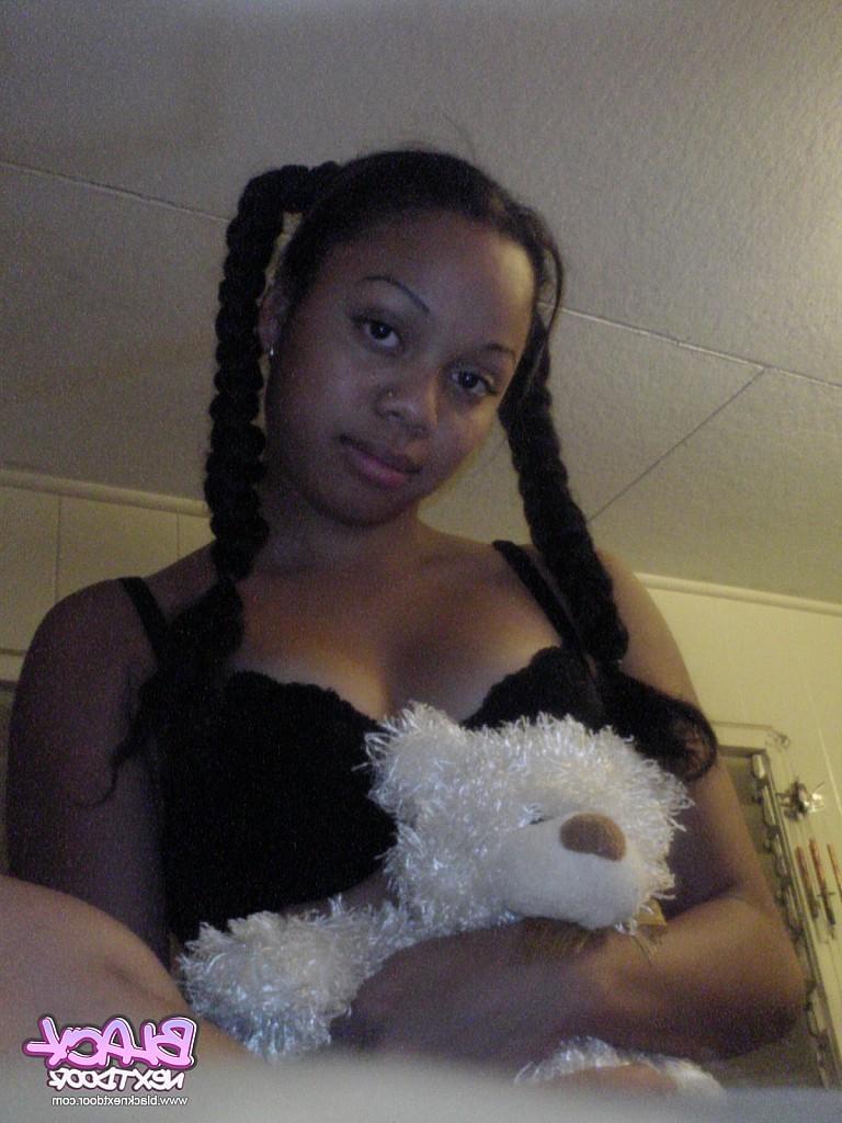 10P Vontriece with young boobs looks so innocent