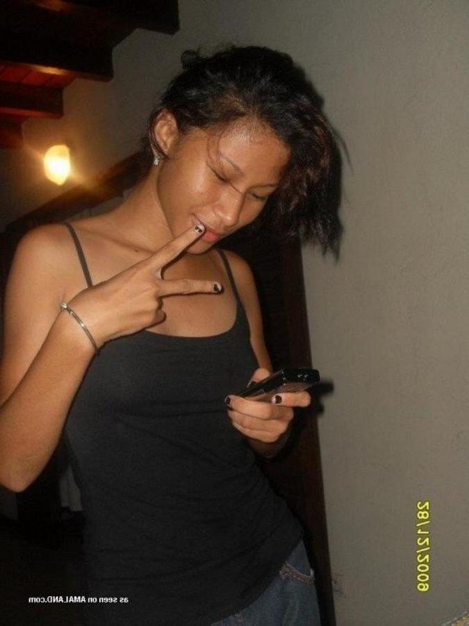 12P Collection of an amateur cutie posing in sexy outfits