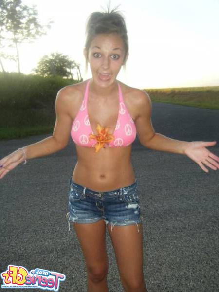 15P Cute teen girlfriends posing for pictures
