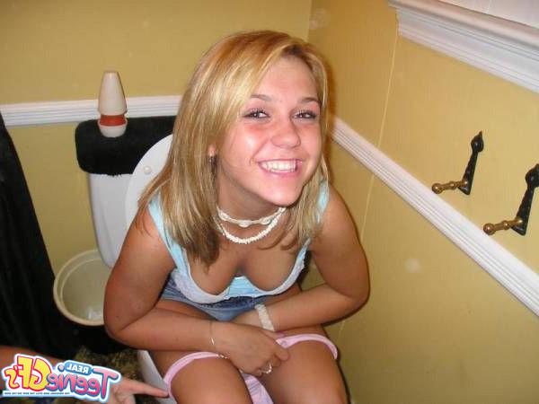 15P Cute teen girlfriends posing for pictures