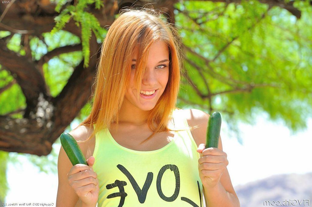 4P Double hole cucumber love with cute Hungarian teen
