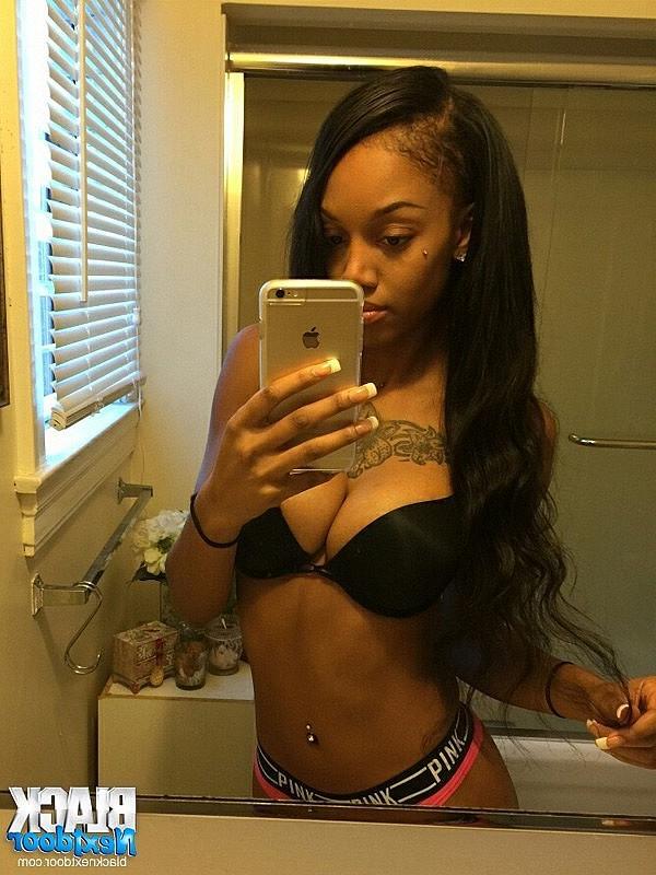 10P Pretty black chick with a great ass and big nipples on her