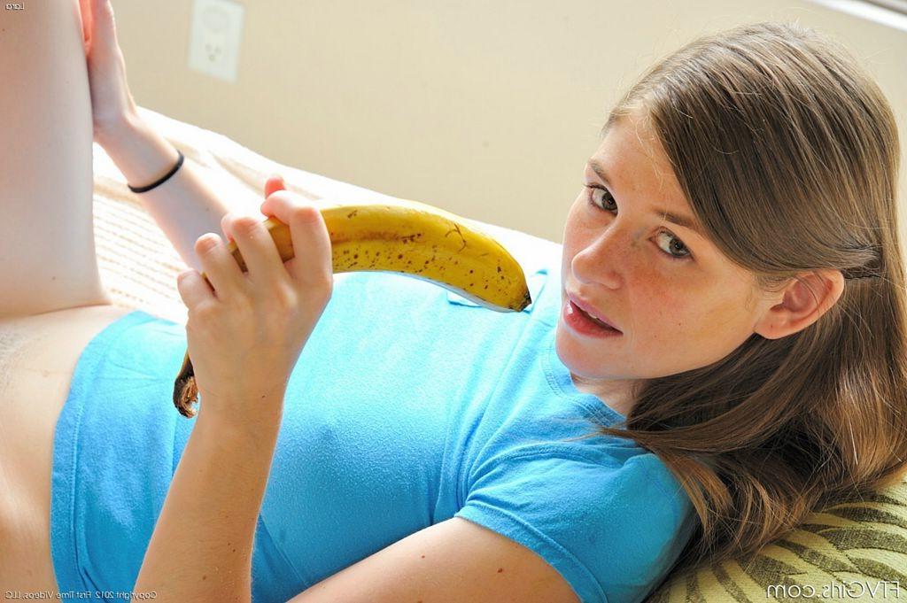 15P Horny girl fisting her pussy and banana masturbation