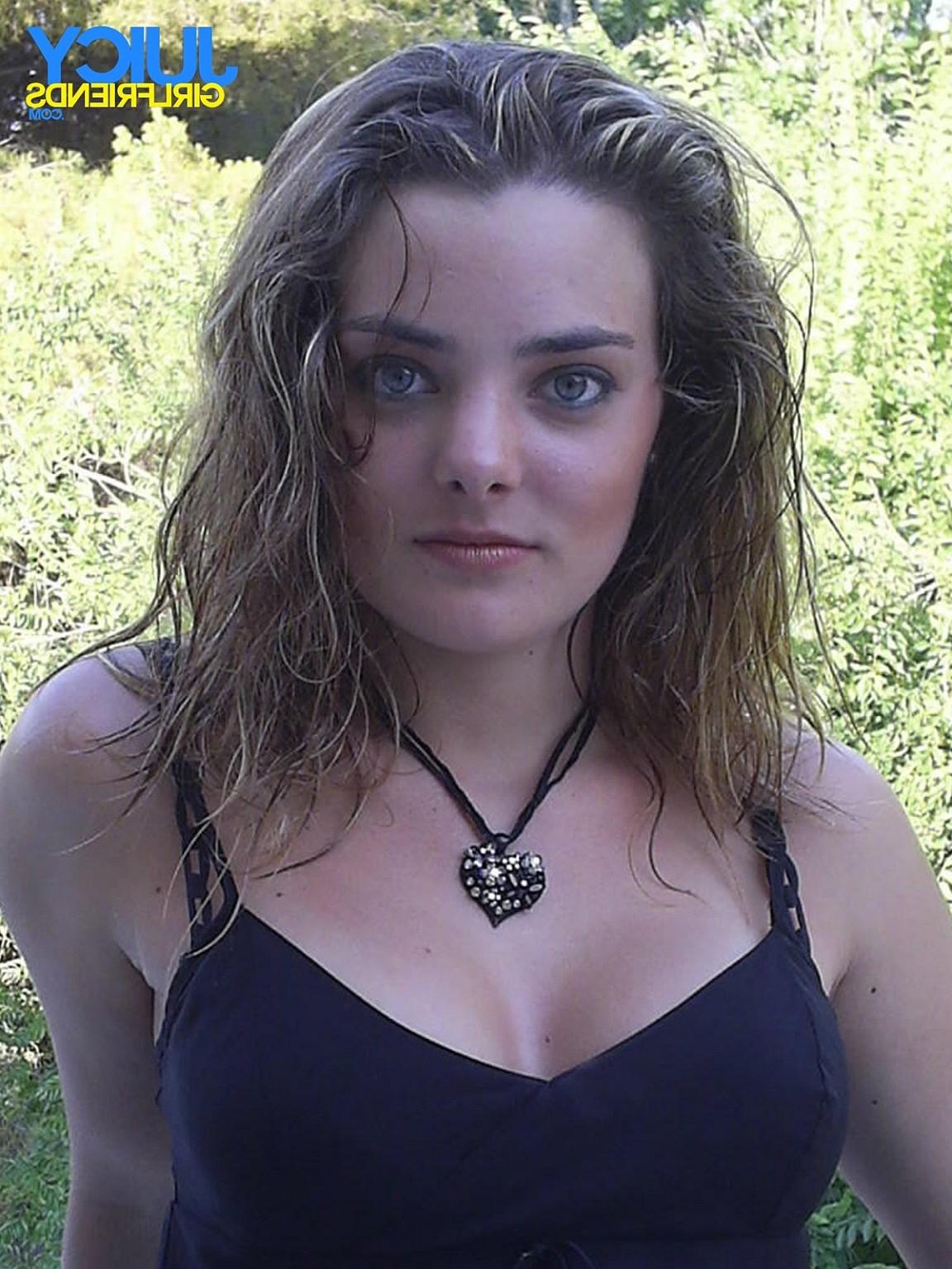 10P Perfect babe loves to suck balls