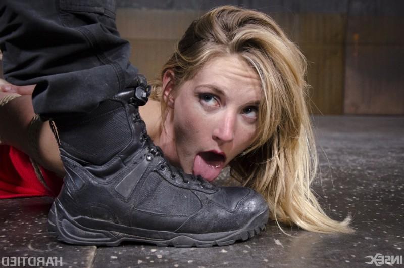 15P If Jack Hammer put a notch on his bed post for every hot blonde that he turned i