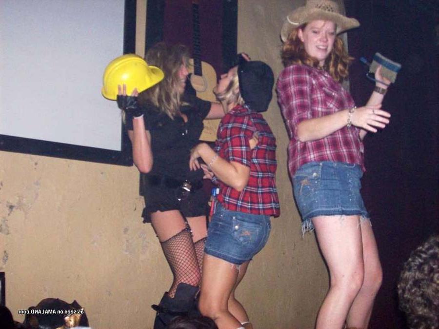 10P Photos gallery of wild and naughty lesbos