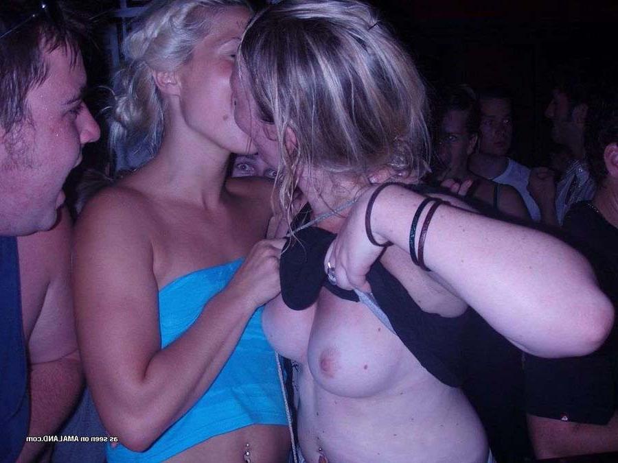10P Photos gallery of wild and naughty lesbos