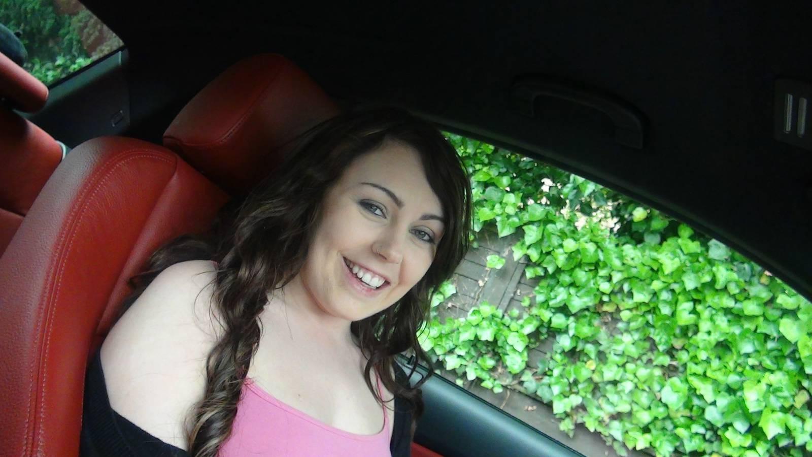 16P Amateur exhibitionist Kayce drives us to the park where she flas
