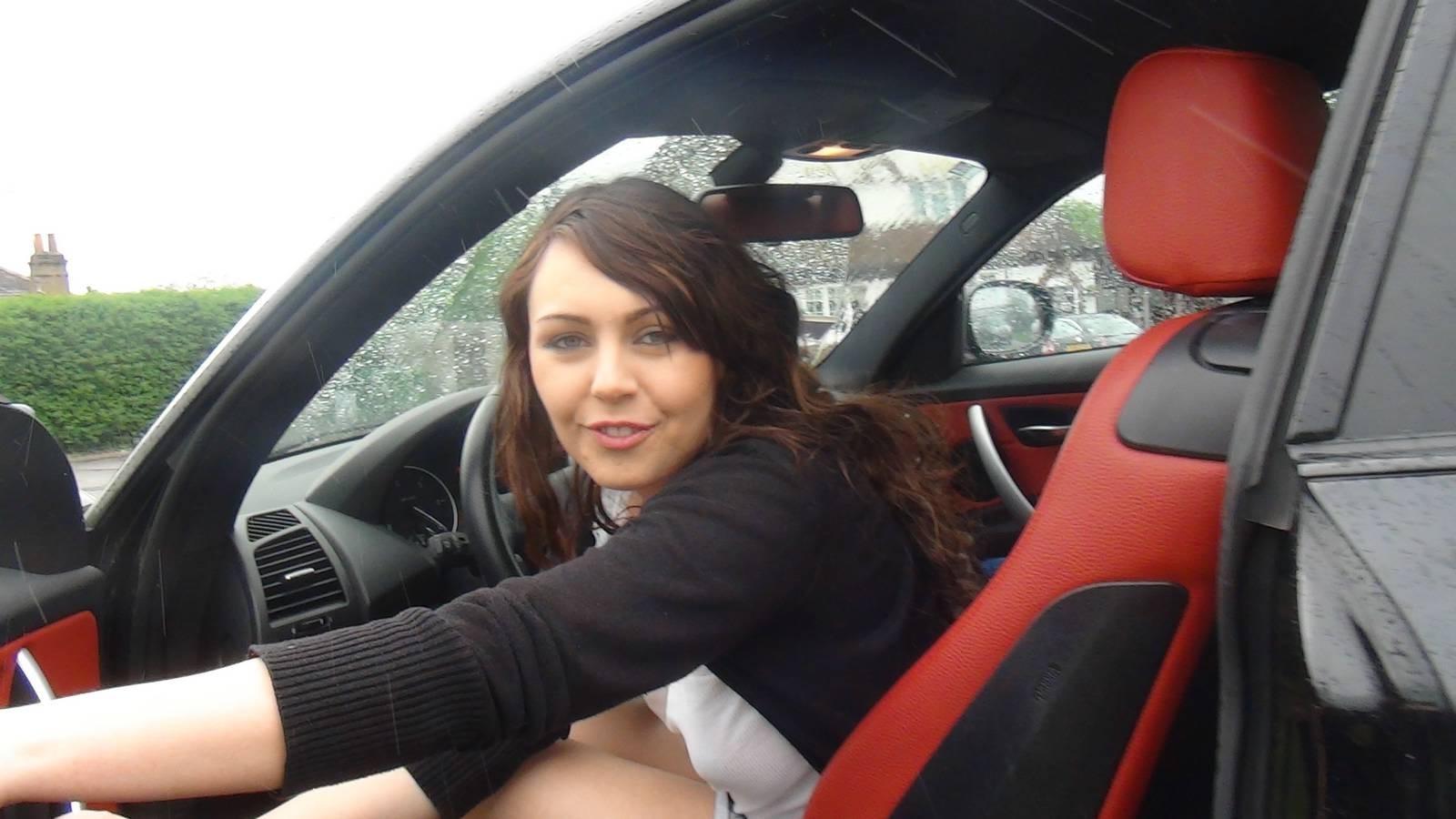 16P Amateur exhibitionist Kayce drives us to the park where she flas