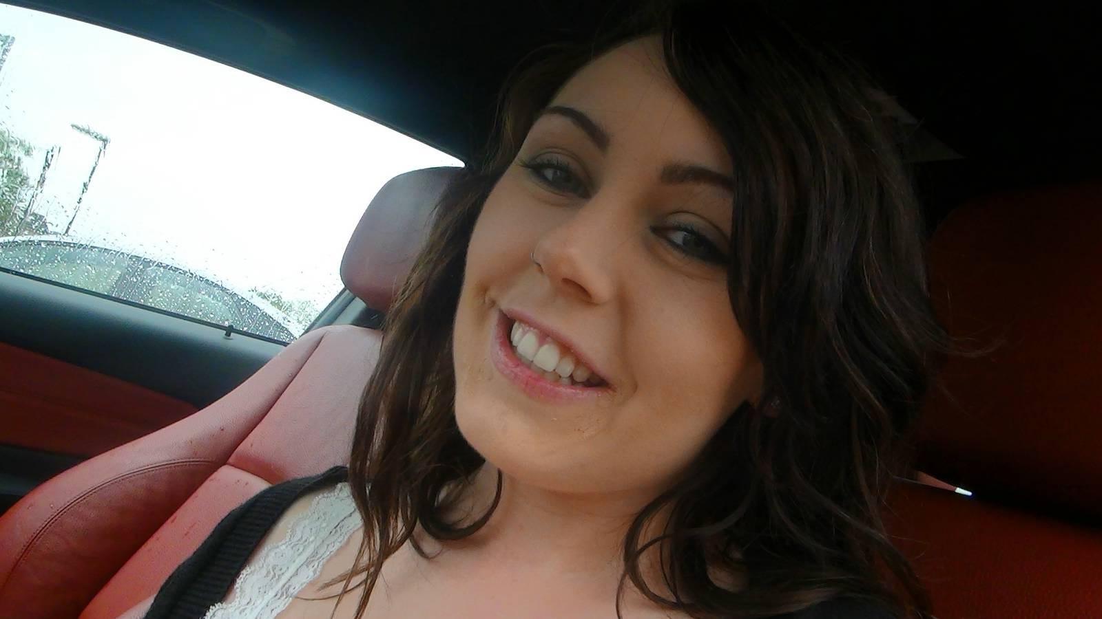 16P Amateur exhibitionist Kayce drives us to the park where she flas