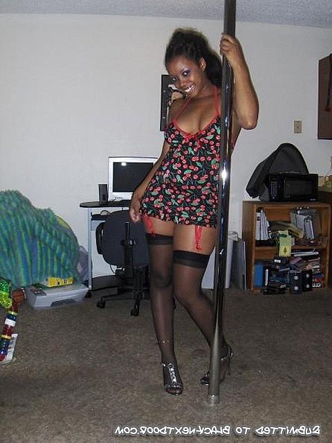 10P Beautiful pole dancer in black stockings