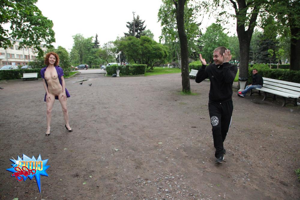 16P Sexy exhibitionist babe drives passersby ecstatic