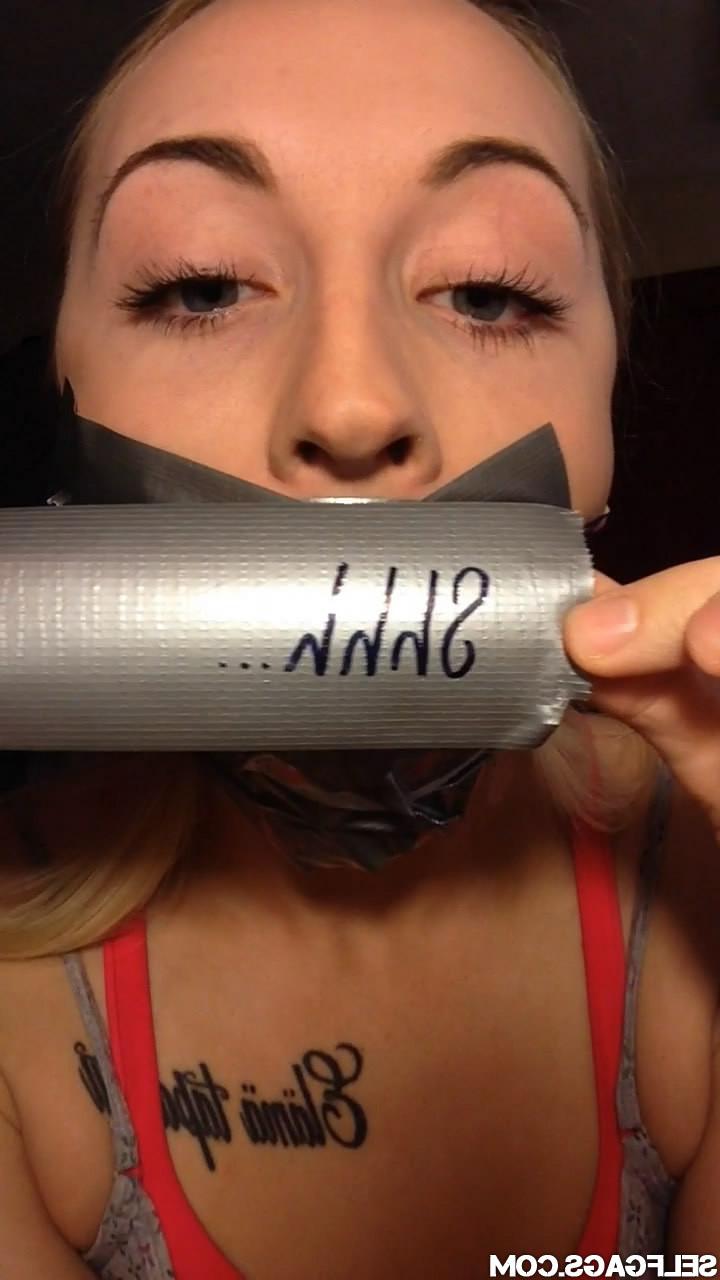 6P Sexy amateur blonde gag herself and drools