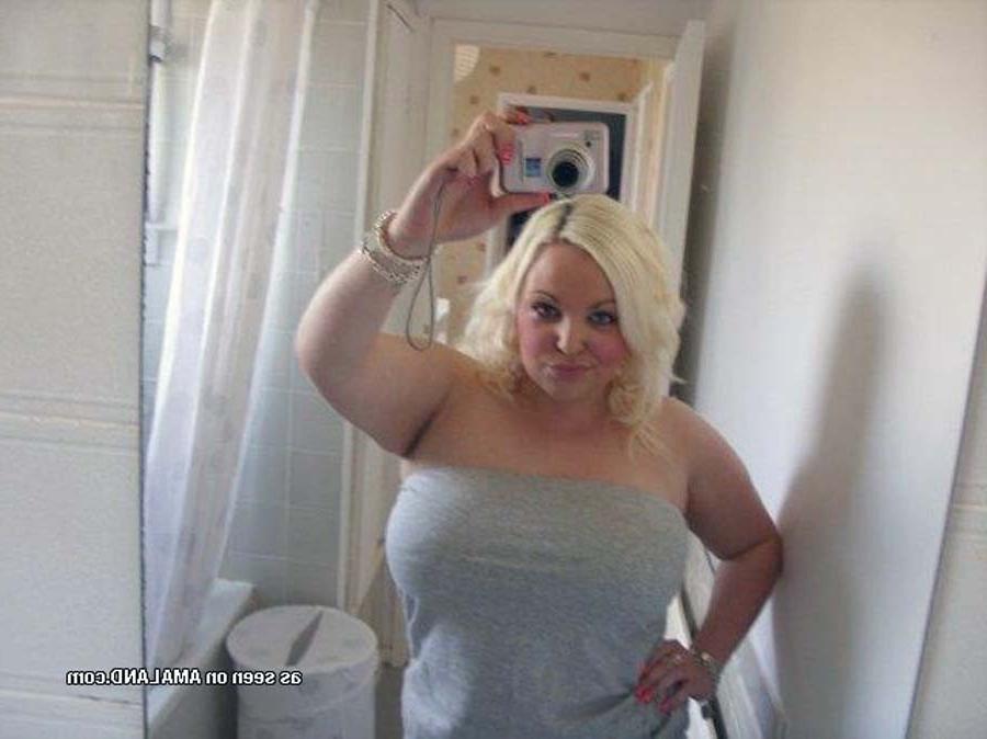 10P collection of hot selfpics of thick amateur gfs