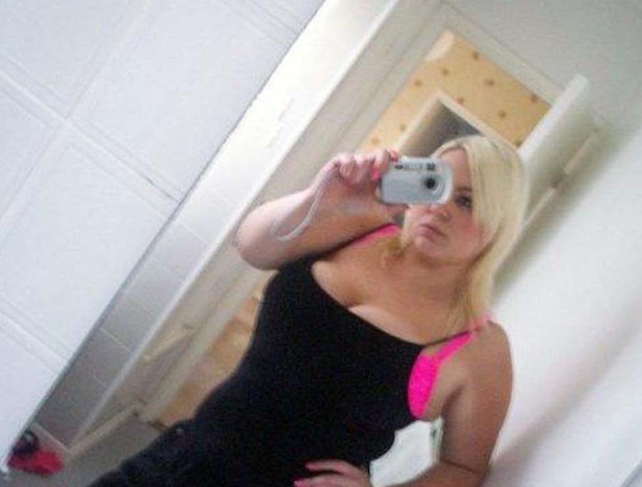 10P collection of hot selfpics of thick amateur gfs
