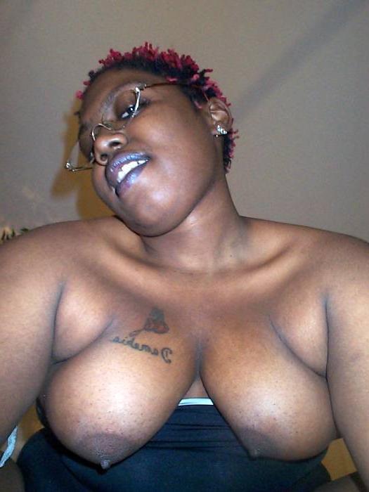 18P Black thick gfs posing for pics