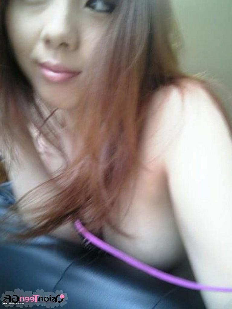 10P Innocent looking young japanese devil