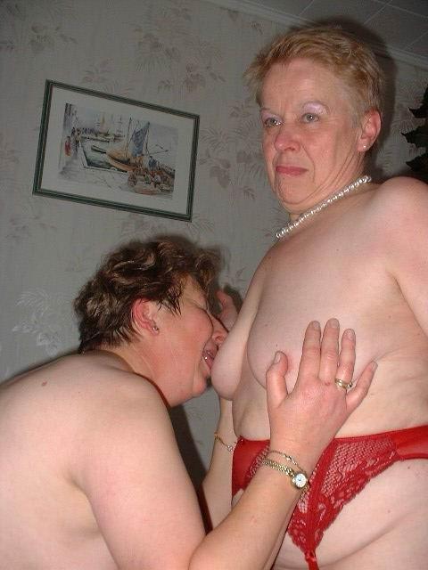 14P very old grannies posing and in action