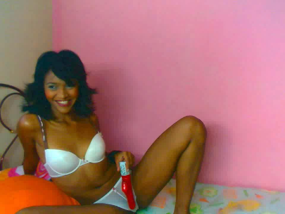 8P Horny brunette lacey sucks a banana off in these hot bangin lingerie pics