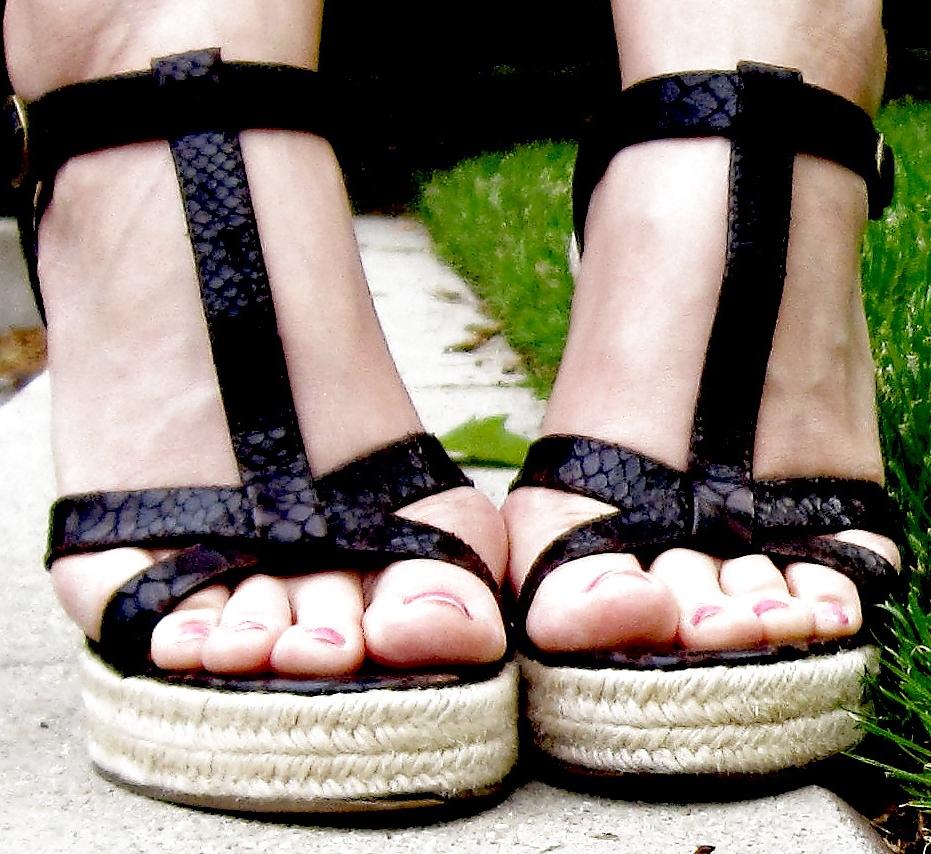 25P Celebrity feet and random footjobs