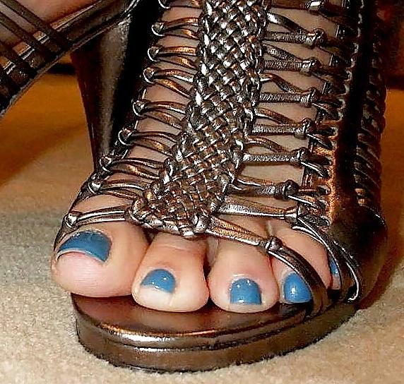 25P Celebrity feet and random footjobs