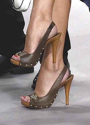 25P Celebrity feet and random footjobs