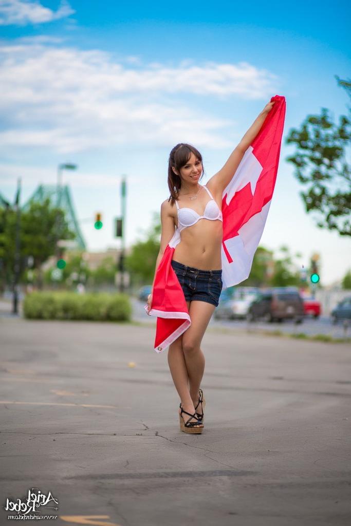 16P Canada loving girls outdoors topless