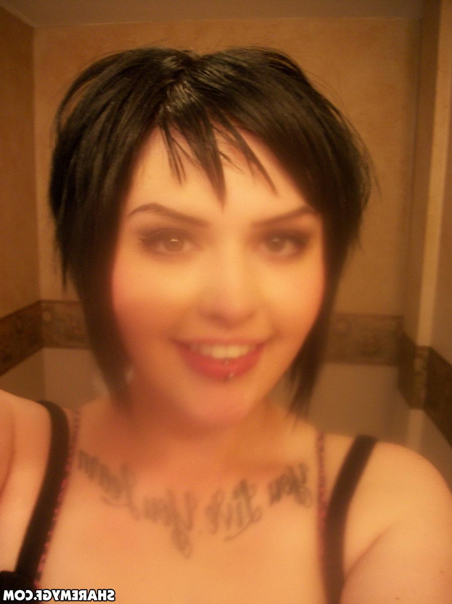 12P Chubby girlfriend taking selfie pics for her boyfriend