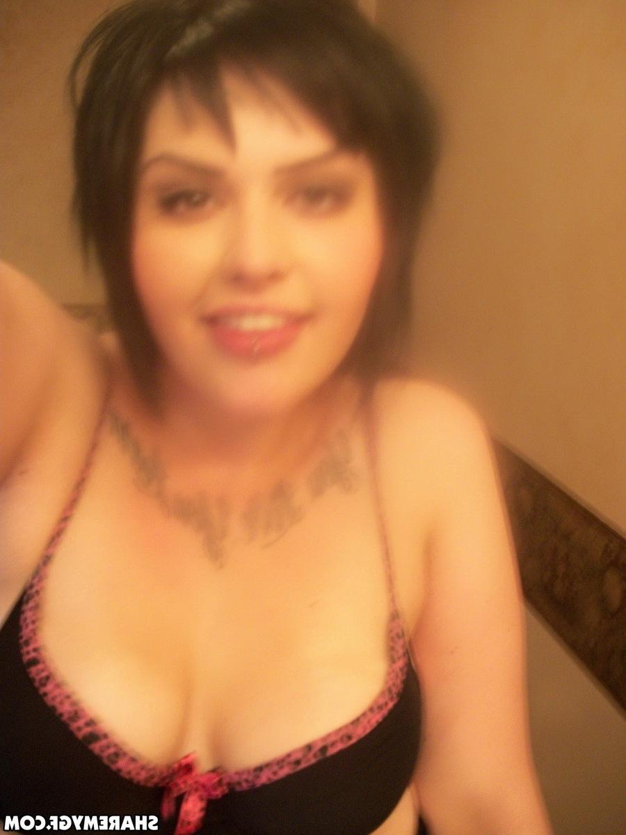 12P Chubby girlfriend taking selfie pics for her boyfriend