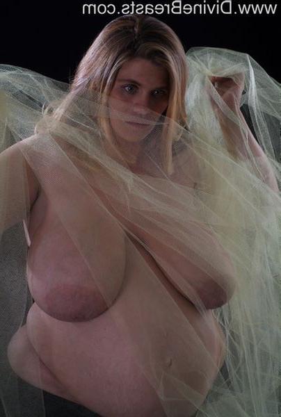 15P Pregnant amateur plumper dispays her gigantic titties