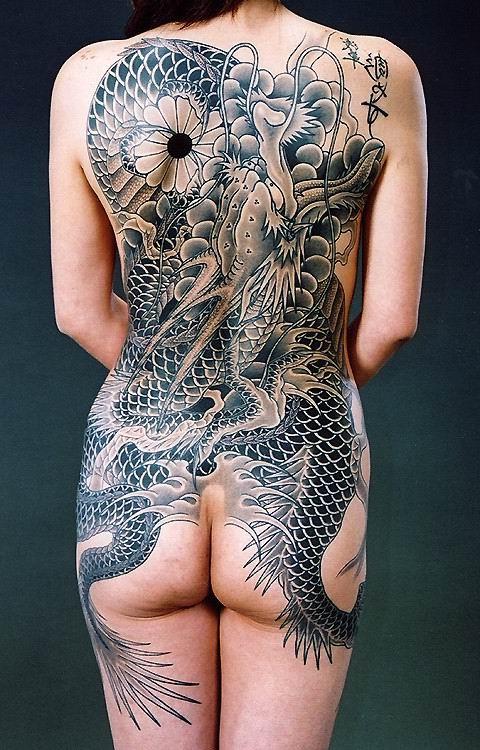 15P Extreme tattoo and piercing
