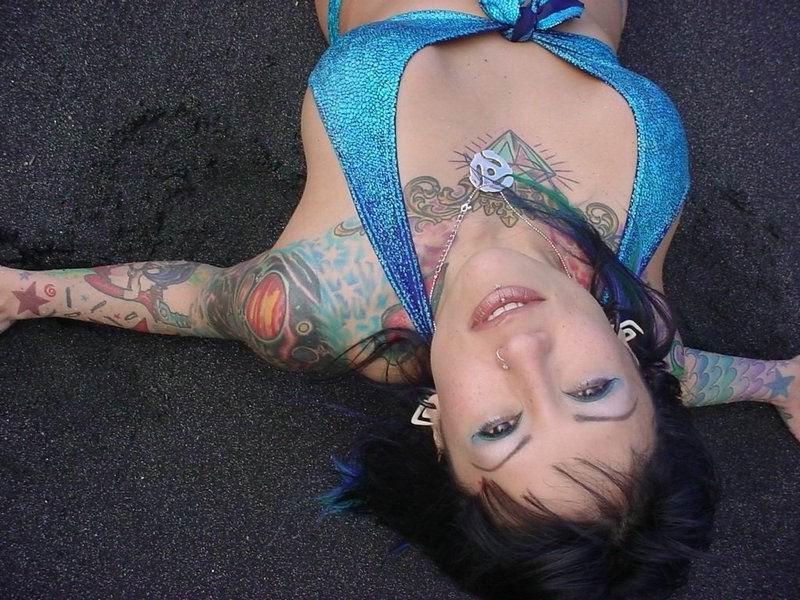15P Extreme tattoo and piercing