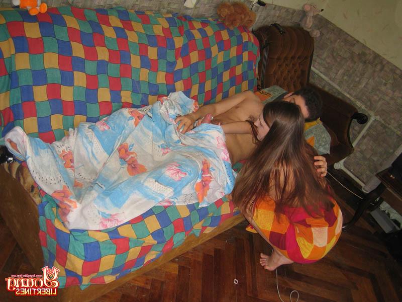 16P Nice girl comes to her boyfriend and sucks his cock