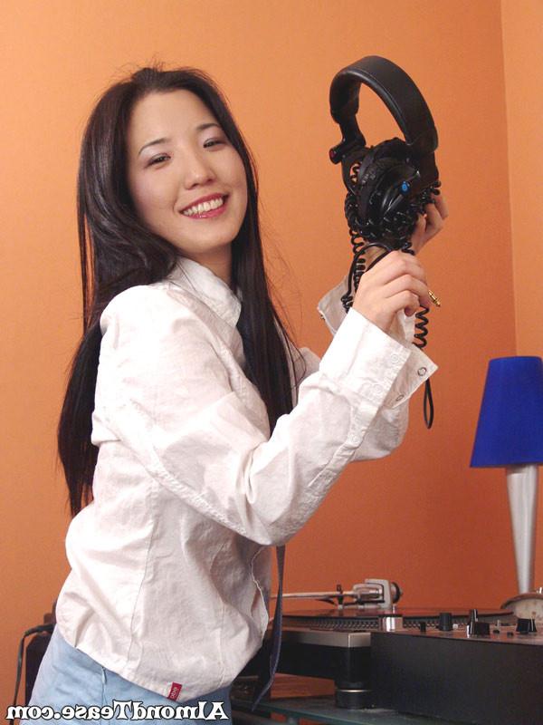 14P Asian Almond Tease spins records like a DJ