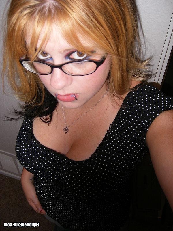 12P Really hot amateur girls being naughty for their boyfriends