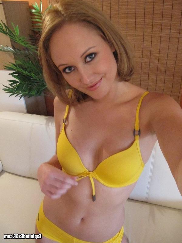 12P Pretty amateurs being naughty in pics meant to be private