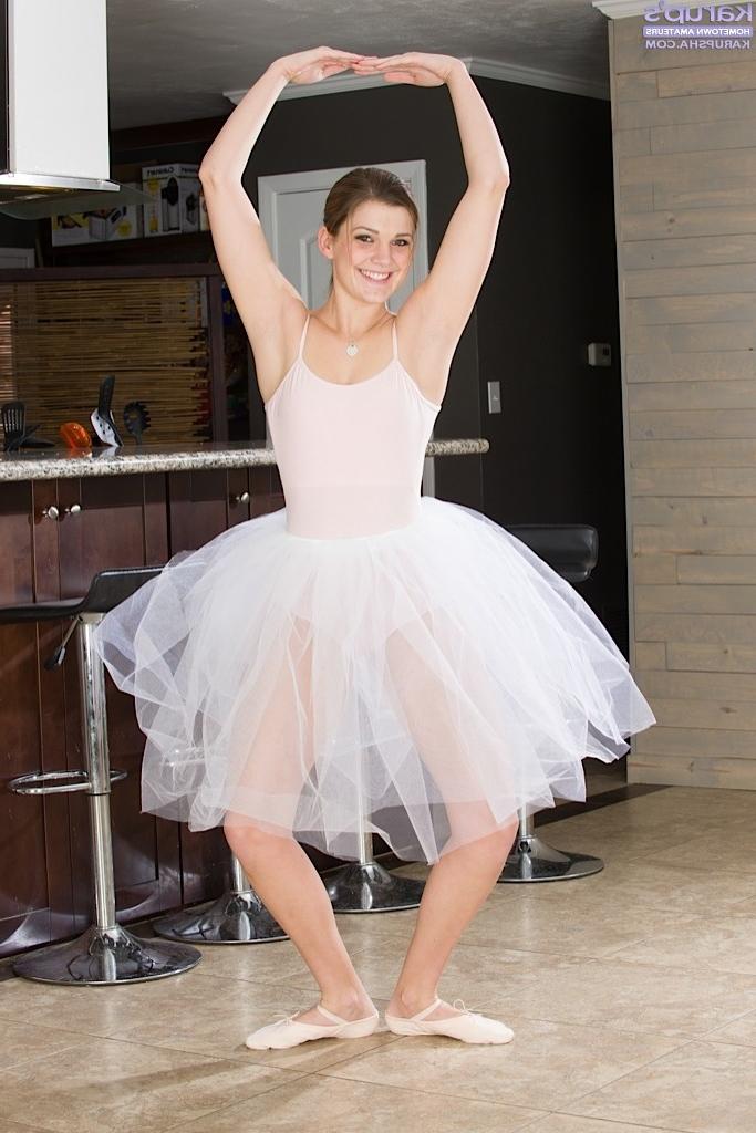 20P Stunning ballerina Aubrey Snow strips butt naked!