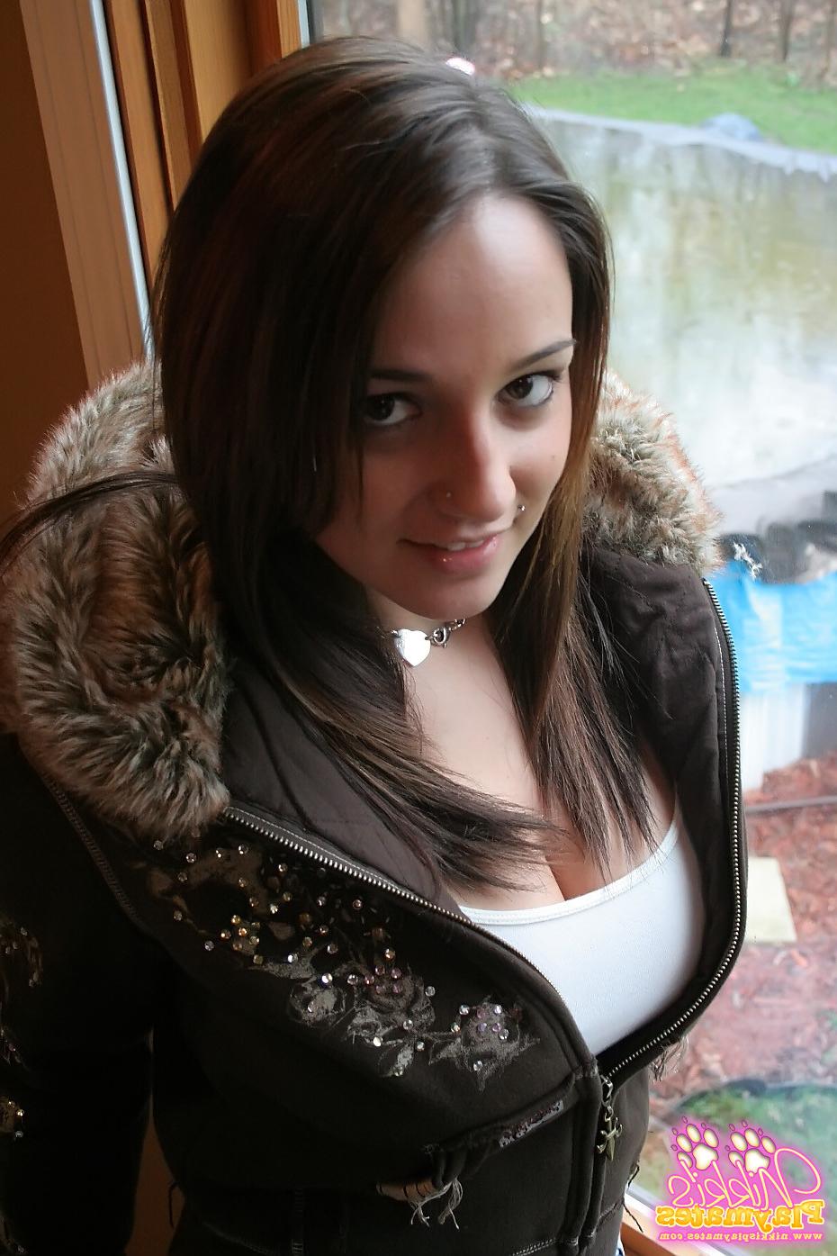 15P Nikki On The Table