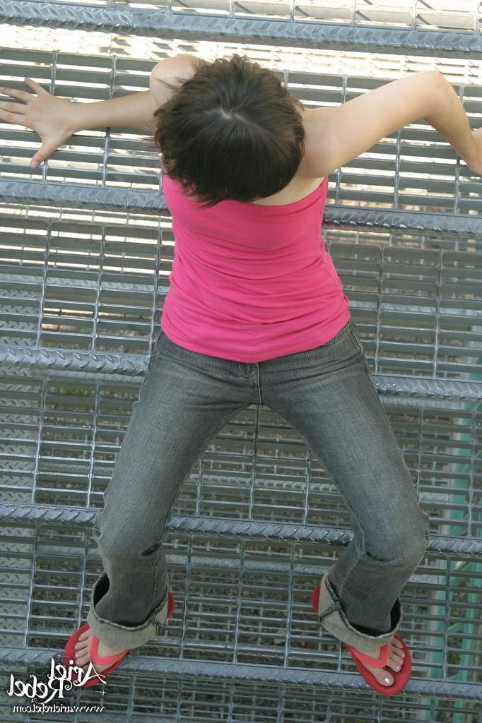 16P Cutie teen flashing outdoors