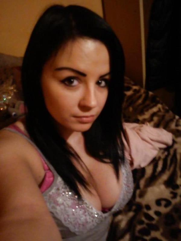 16P Naughty amateur girlfriends flaunting huge juicy melons