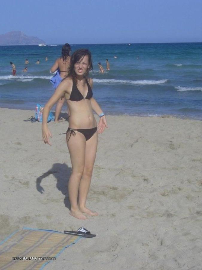 11P Collection of an amateur chick posing for her boyfriend