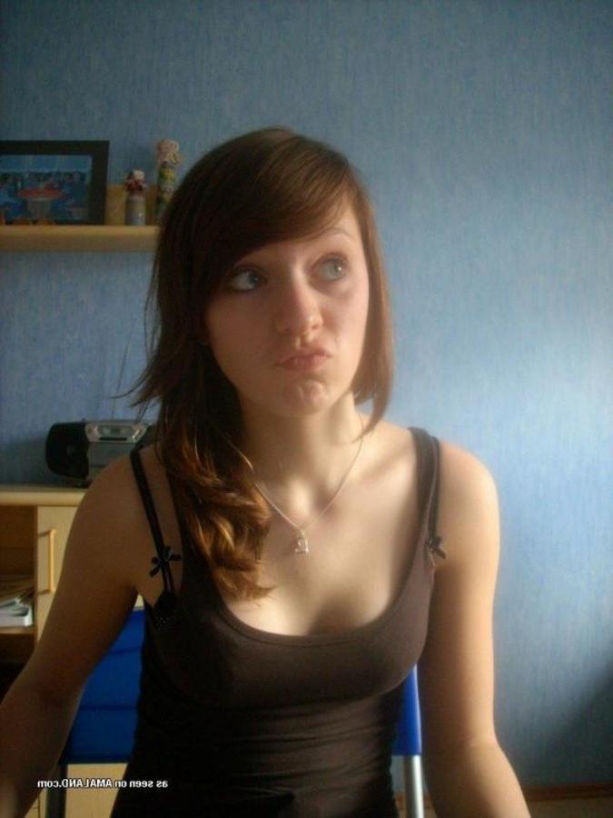 11P Collection of an amateur chick posing for her boyfriend