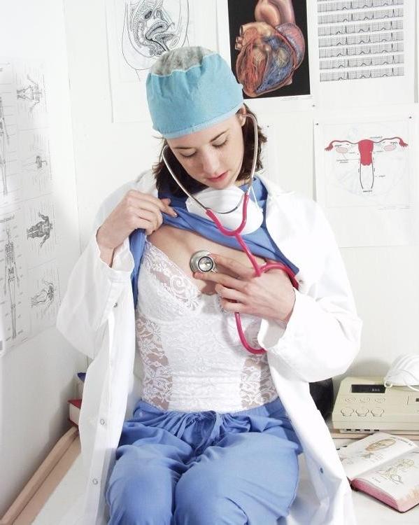 17P Brunette Nurse Medical Pussy Examination