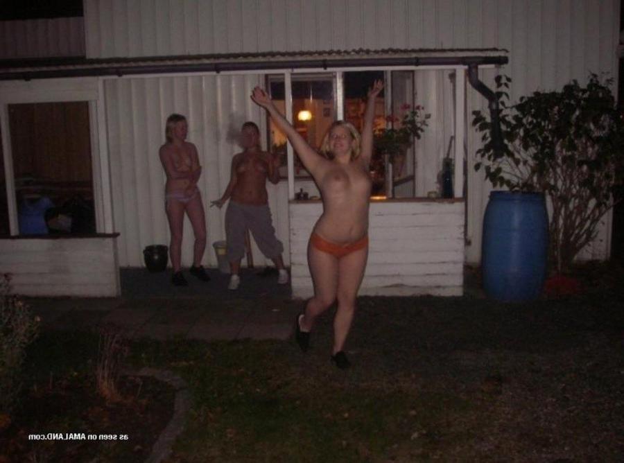 10P Girlfriend goes topless in the backyard with her friends