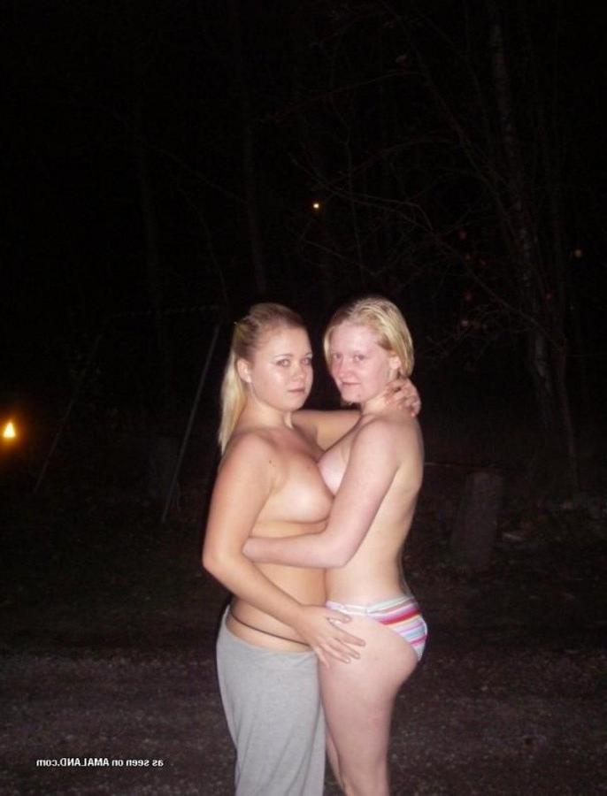 10P Girlfriend goes topless in the backyard with her friends