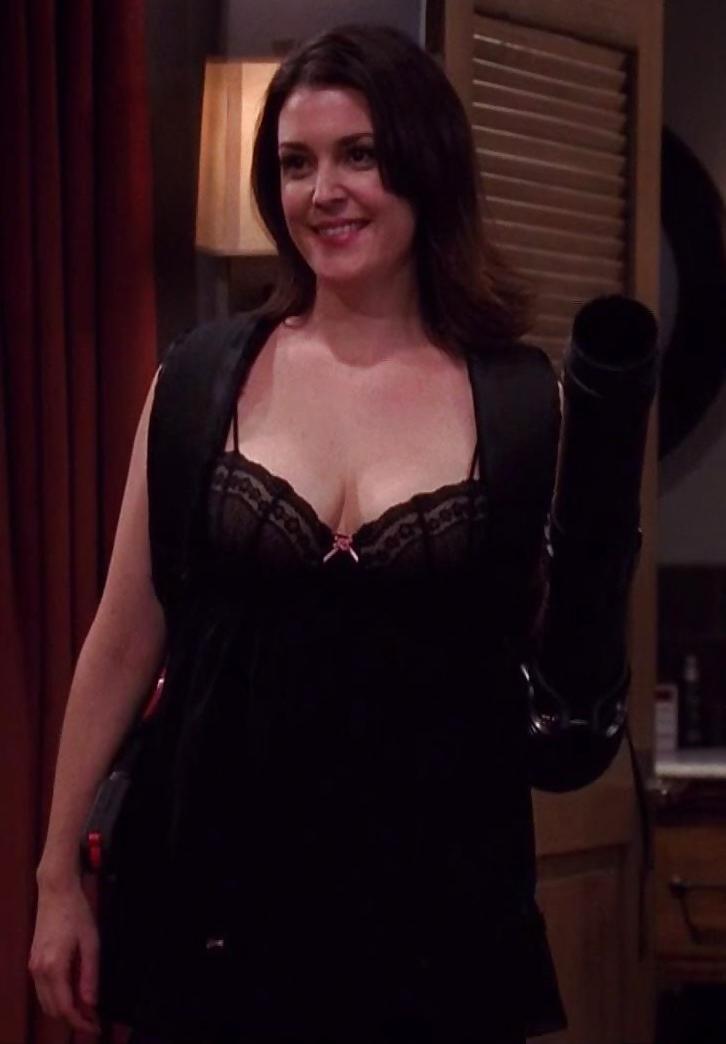 25P Melanie Lynskey collection