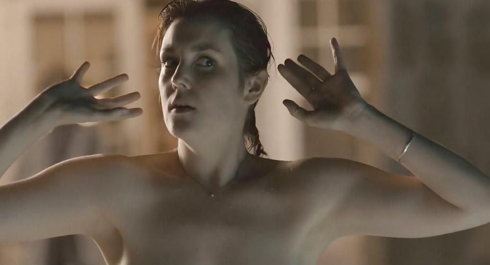 25P Melanie Lynskey collection