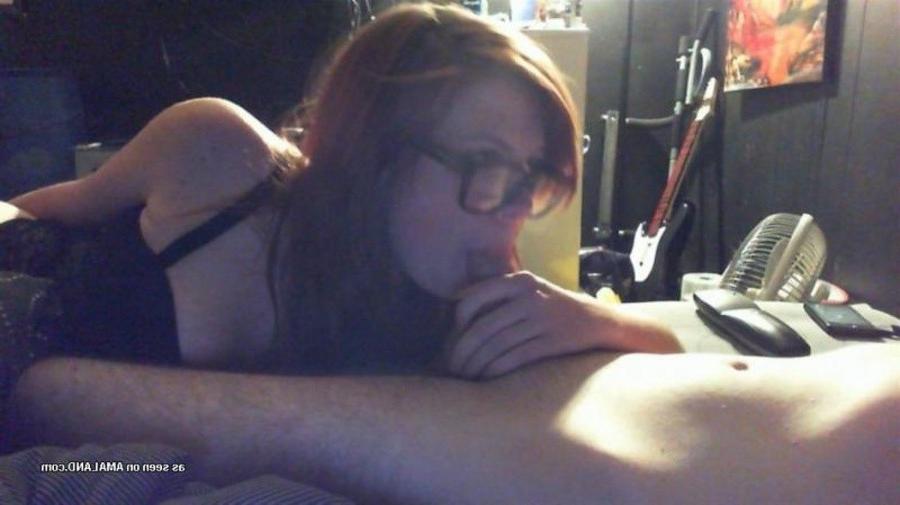 11P Geeky babe plays with her boyfriend's hard cock